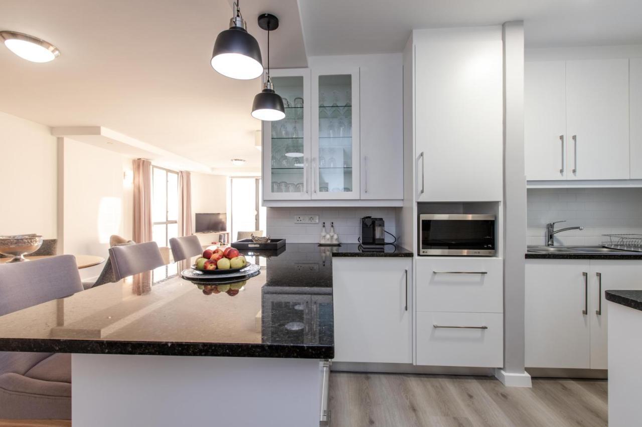 Hibernian Towers 807, Beach Road, Strand Bagian luar foto